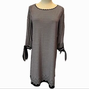 Max Studio Long Sleeved Normcore Dark Academia Chic Caftan Dress Ties At Cuffs